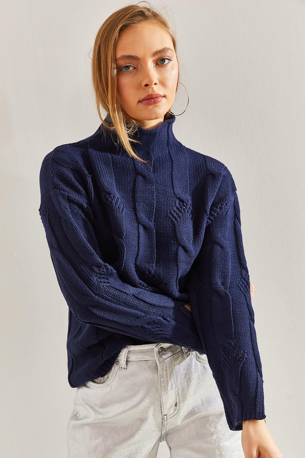 Blue‎ Sweater