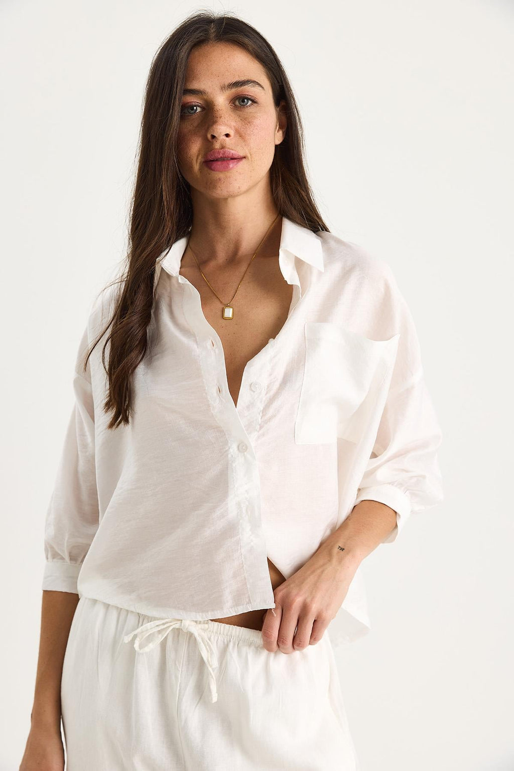 White‎ Shirt