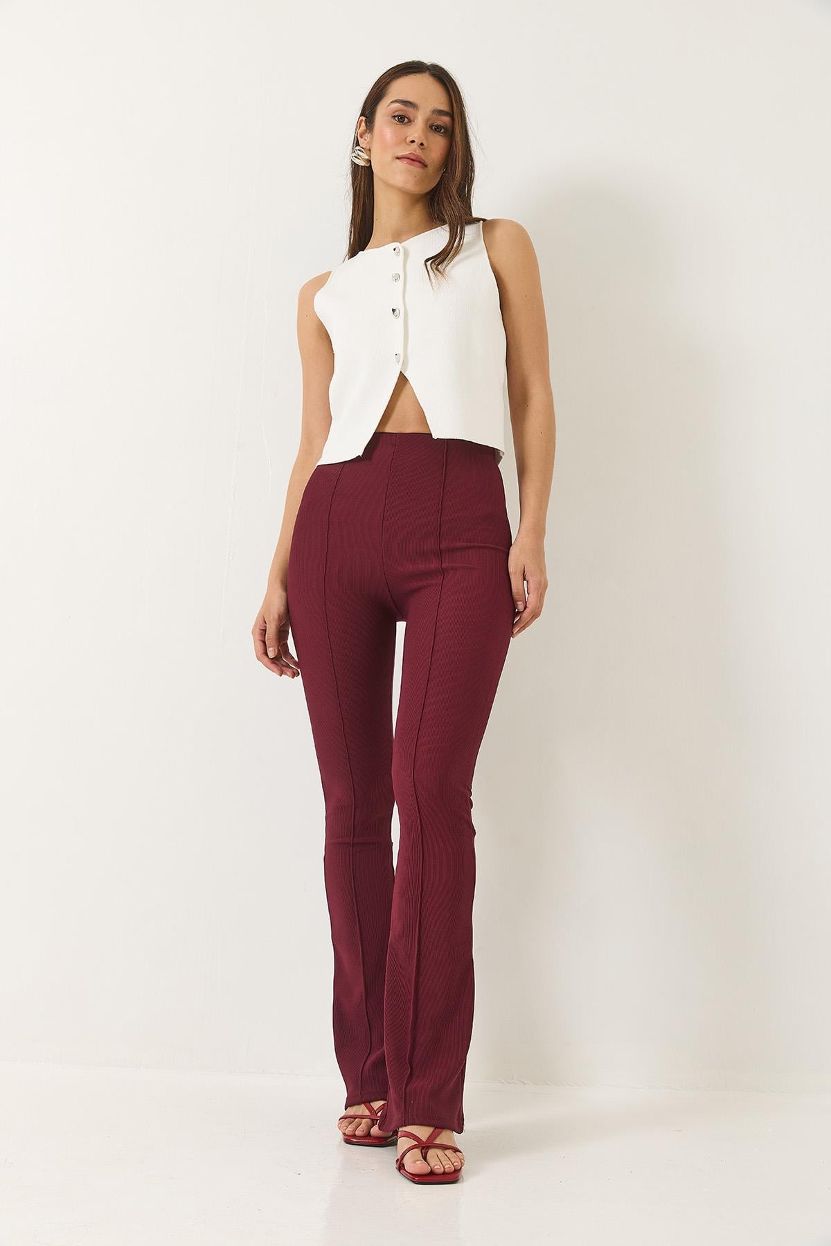 Red‎ Pants